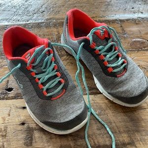 Fila walking shoes. Size 7.5